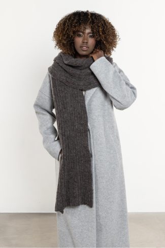 1102010 Shawl model 220841 awama