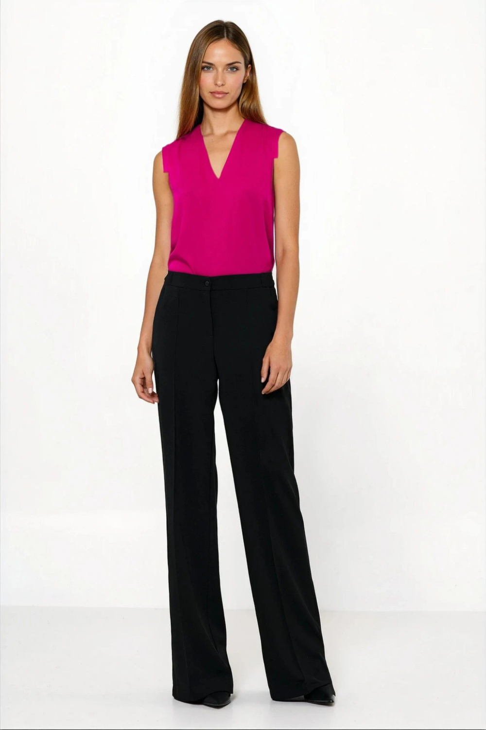 1103243 Women trousers model 221223 Nife