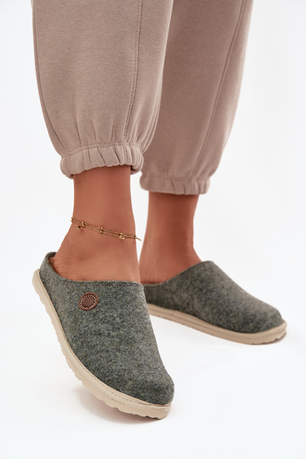 1106700 Slippers model 222292 Step in style