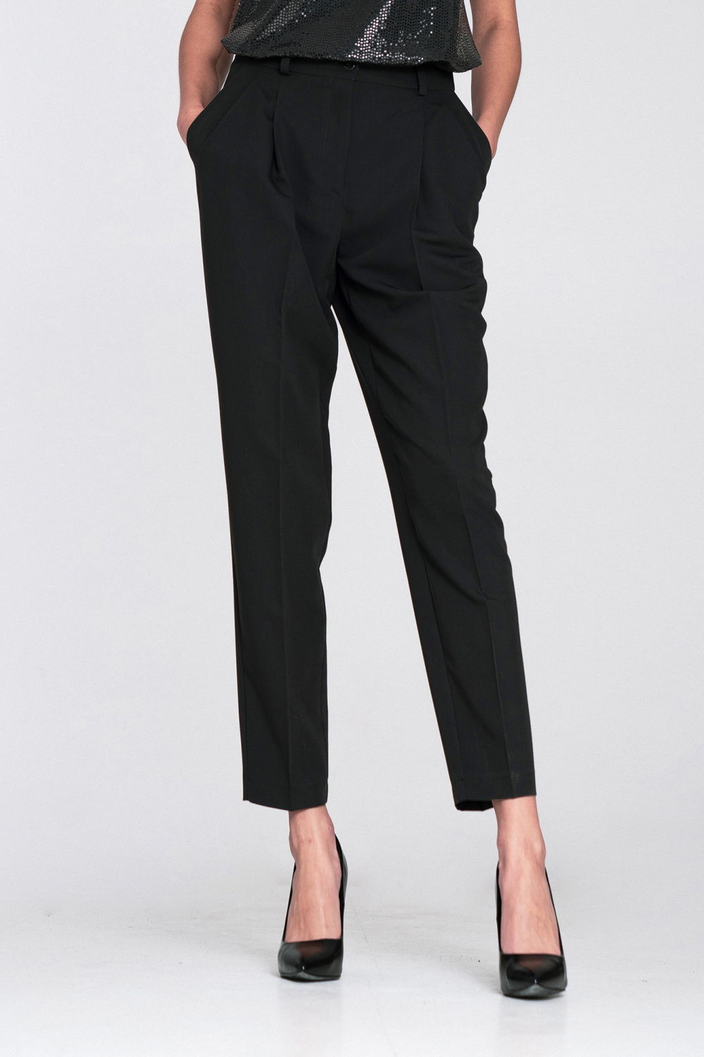 1110248 Women trousers model 223281 Nife