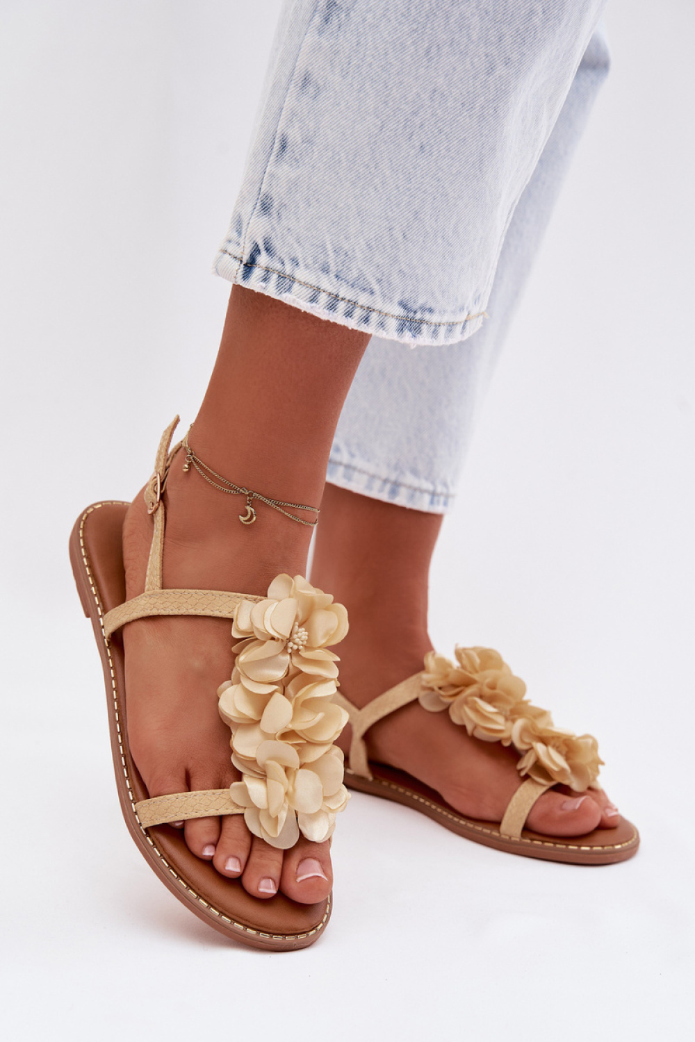 1116370 Sandals model 225116 Step in style