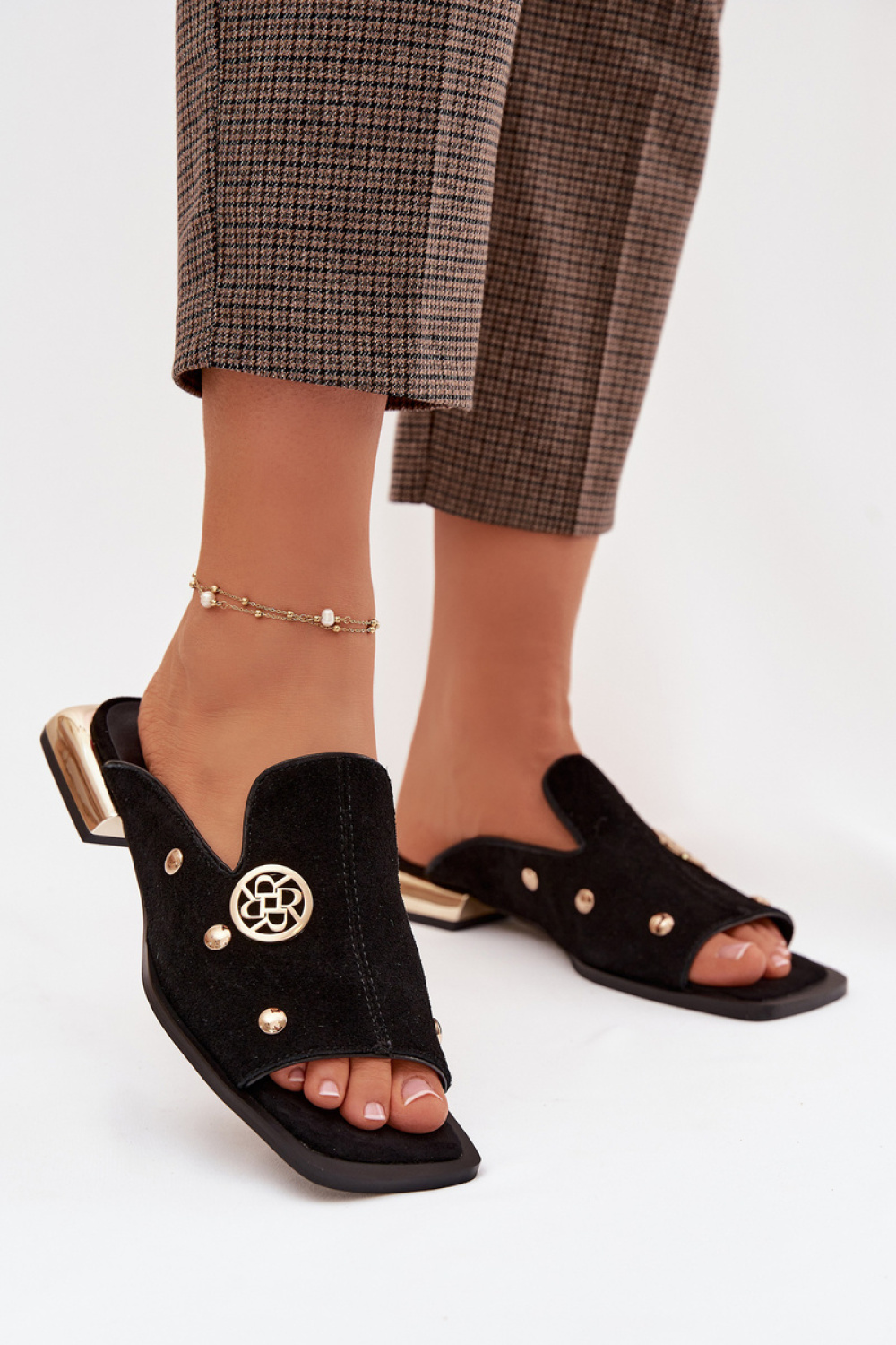 1117117 Flip-flops model 225352 Step in style