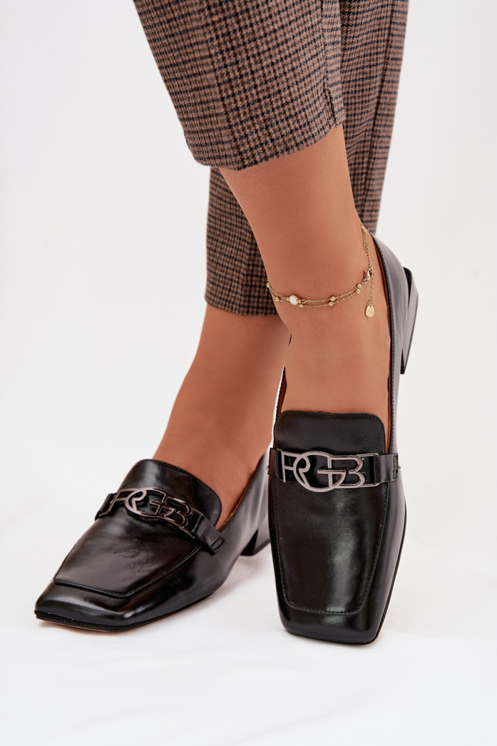 1117144 Flip-flops model 225361 Step in style