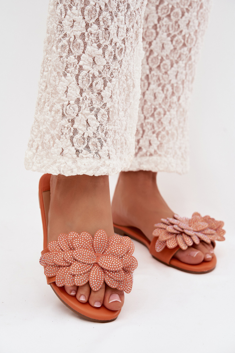 1117216 Flip-flops model 225387 Step in style