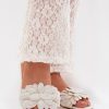 1117222 Flip-flops model 225389 Step in style