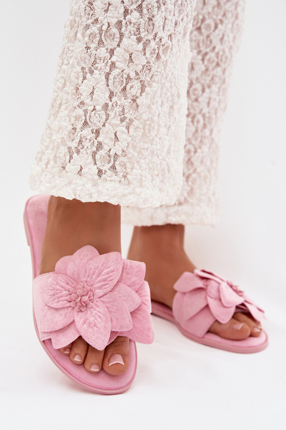 1117231 Flip-flops model 225392 Step in style