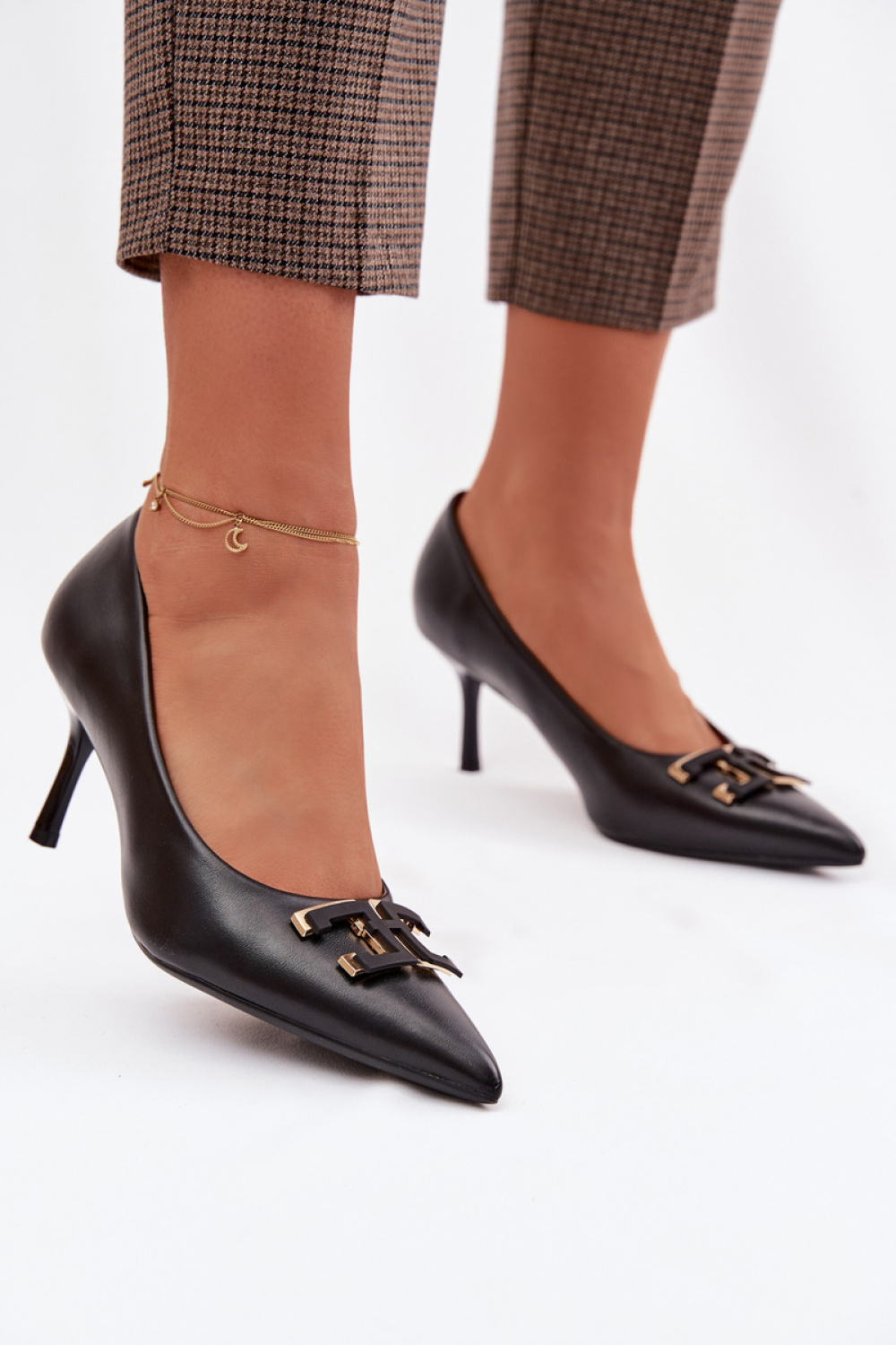 1117947 High heels model 225605 Step in style