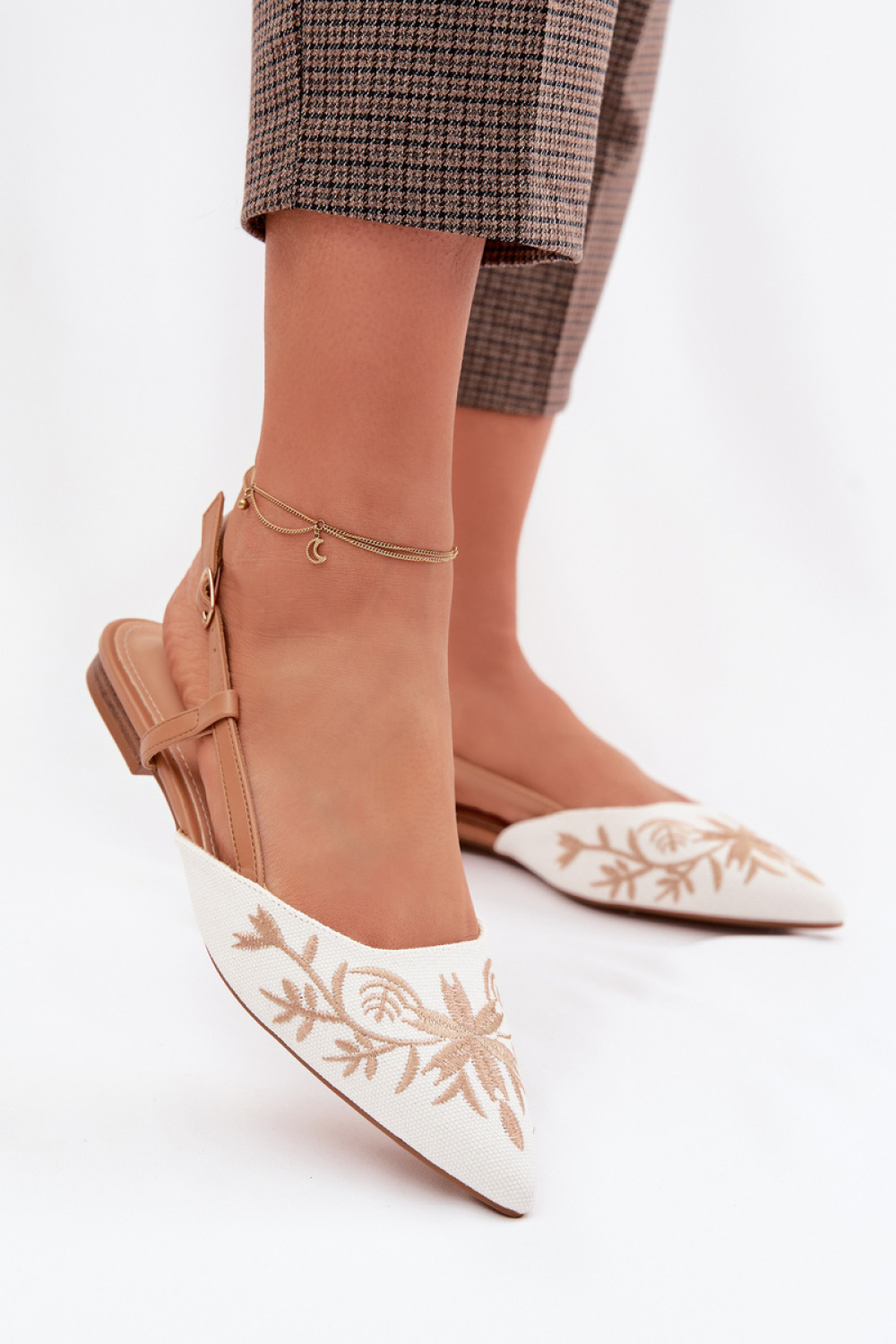1118012 Sandals model 225627 Step in style