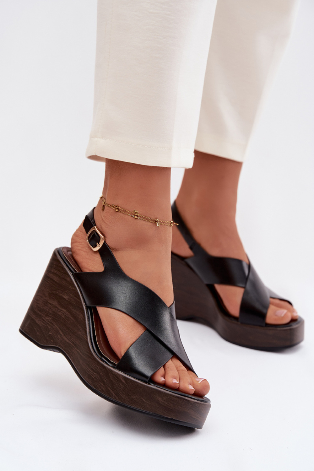 1120267 Buskin model 226338 Step in style