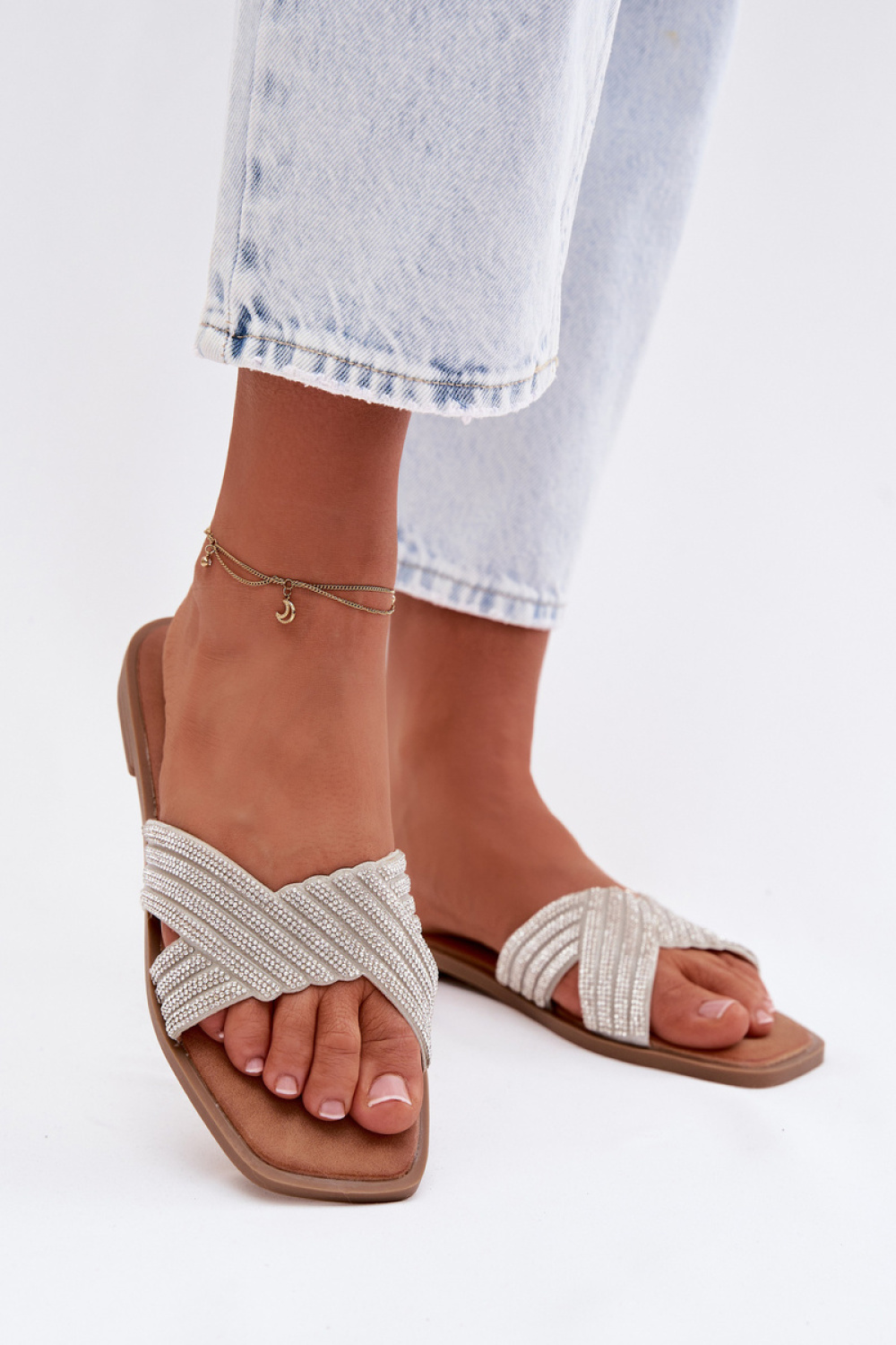 1120347 Flip-flops model 226367 Step in style