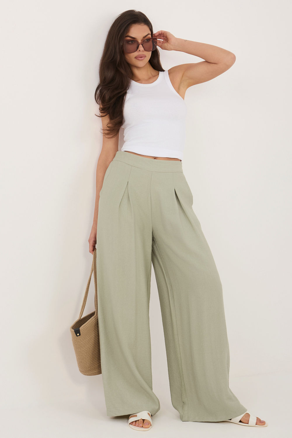 1120433 Women trousers model 226387 Sublevel