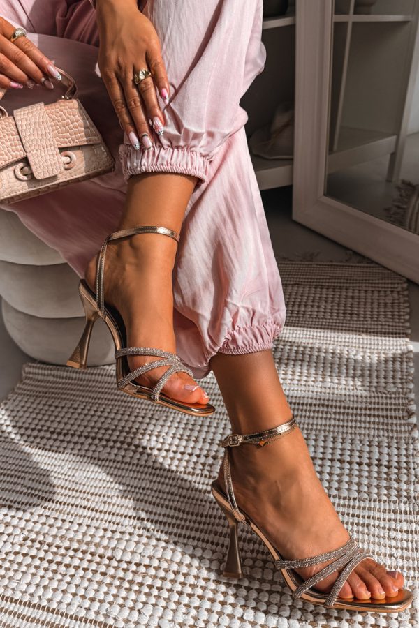Heel sandals model 226508 Step in style