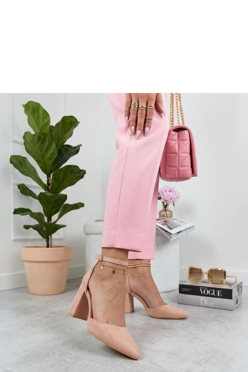 1121030 Block heel pumps model 226564 Solea