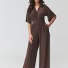 1121908 Suit model 226850 Makadamia