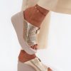 1123689 Buskin model 227431 Step in style