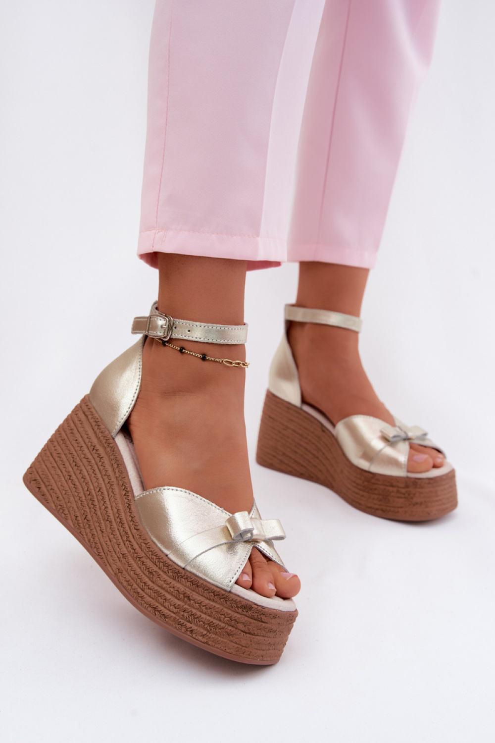 1125247 Buskin model 227916 Step in style