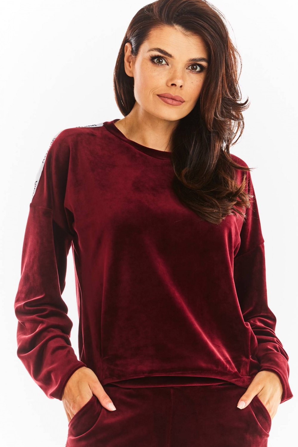 893216 Sweatshirt model 149764 awama