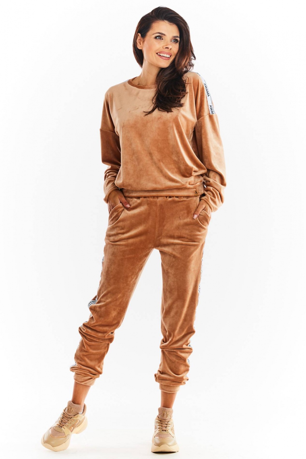 893369 Tracksuit trousers model 149804 awama