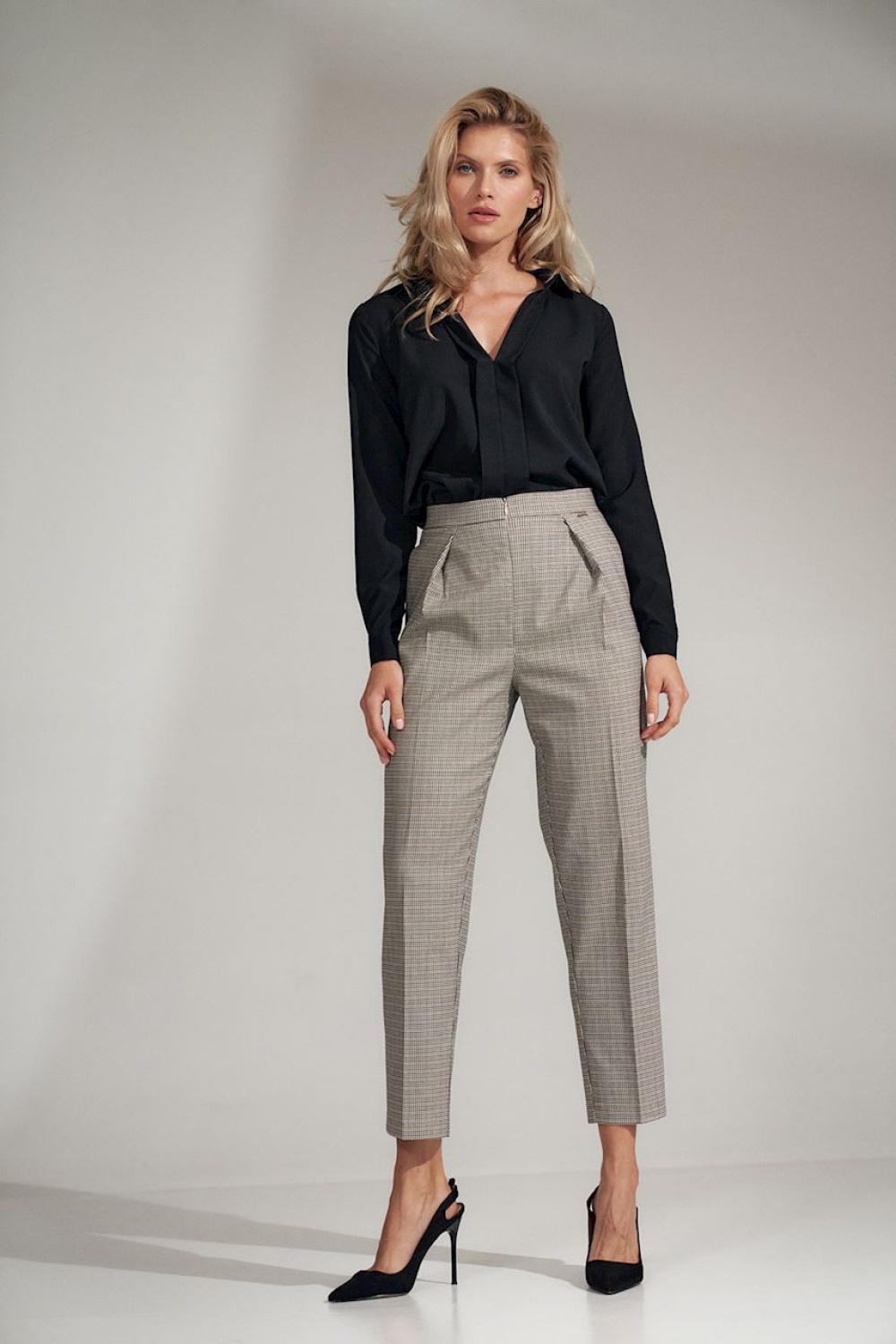 895656 Women trousers model 150793 Figl