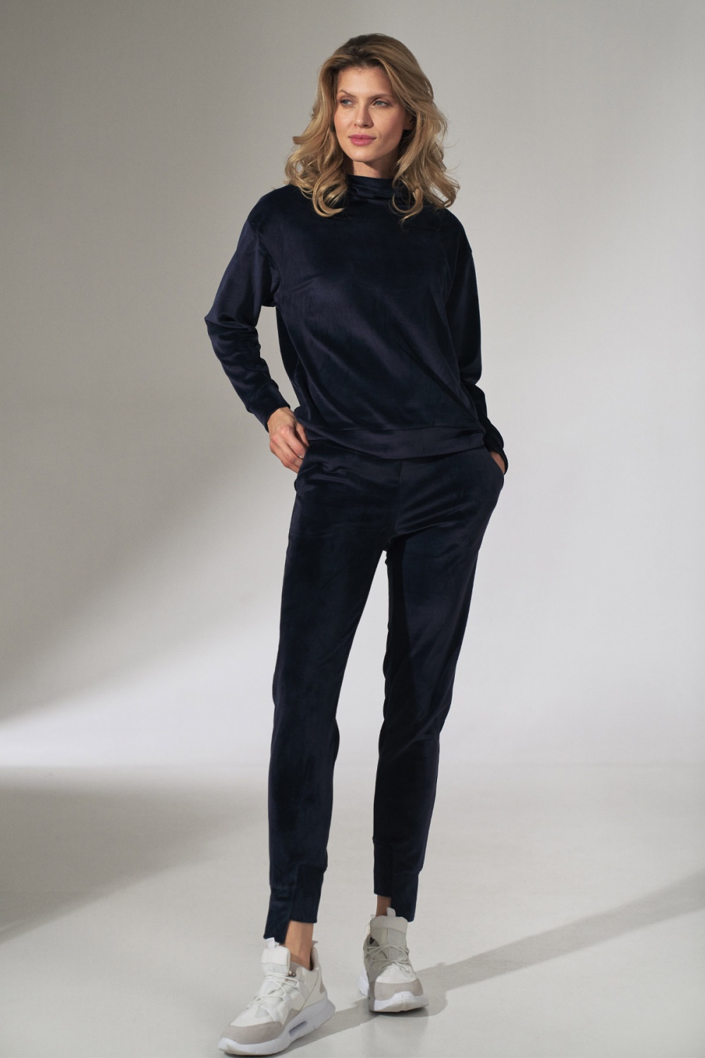 898468 Tracksuit trousers model 151805 Figl