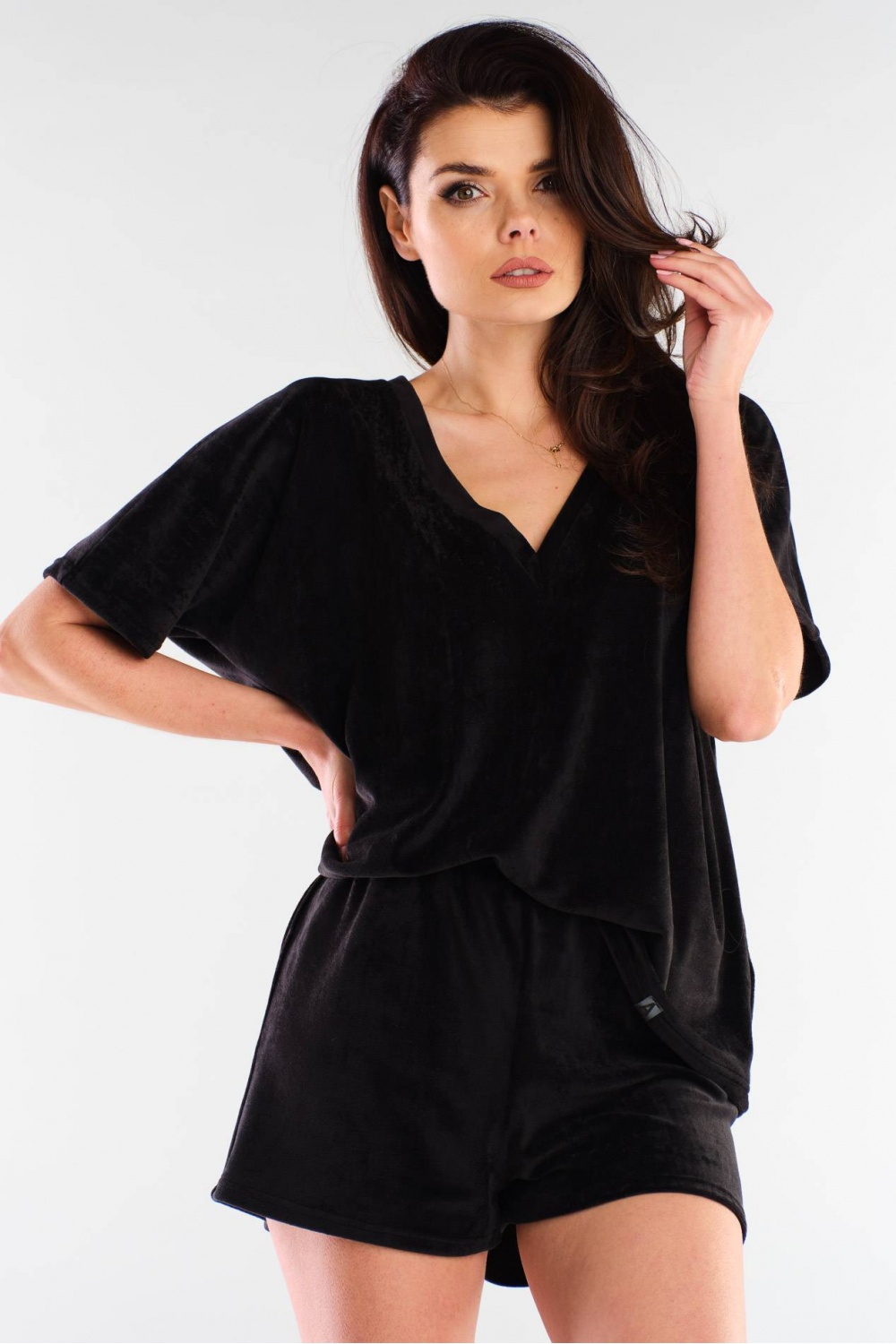 906705 Shorts model 154793 awama