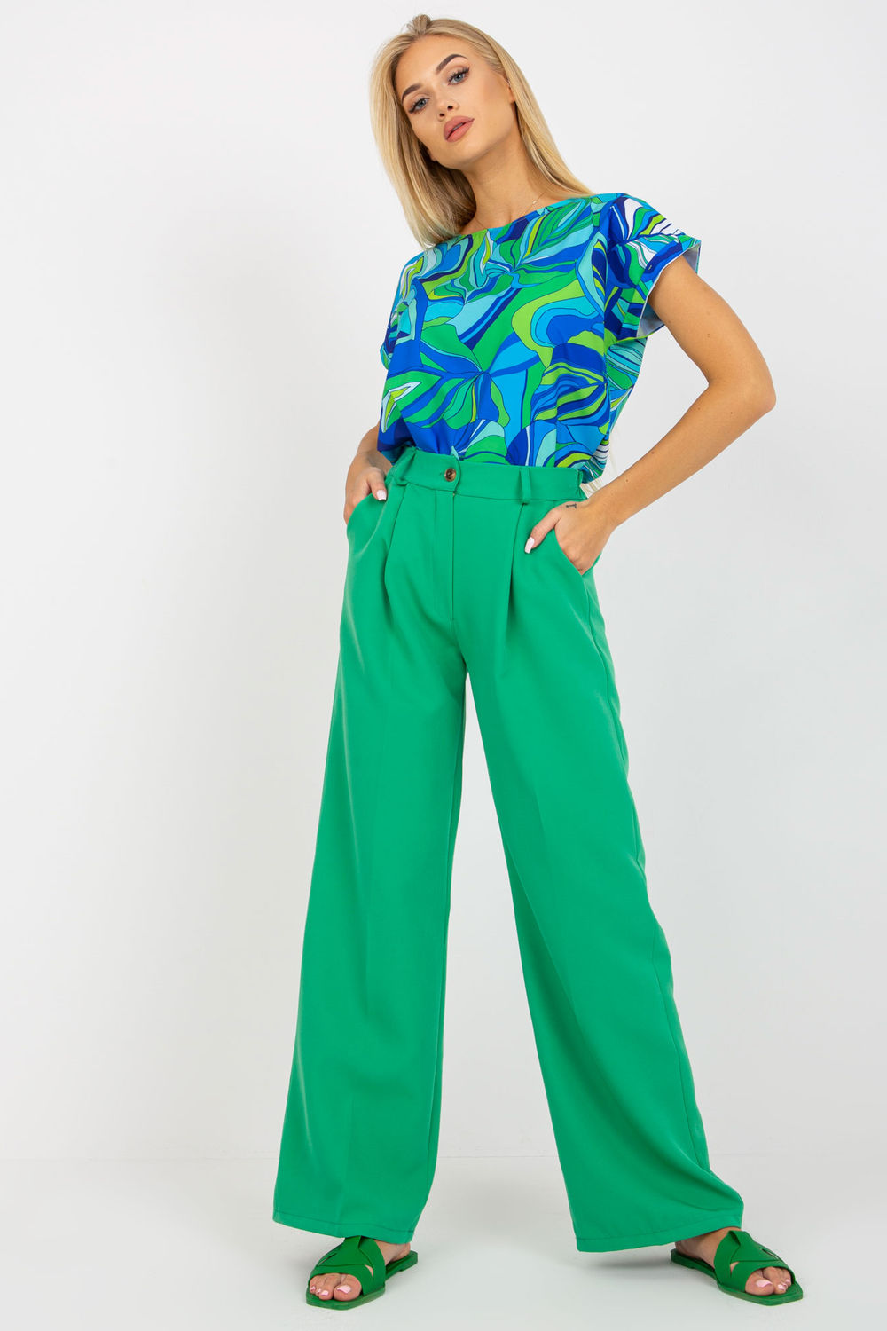 942609 Women trousers model 167514 Italy Moda