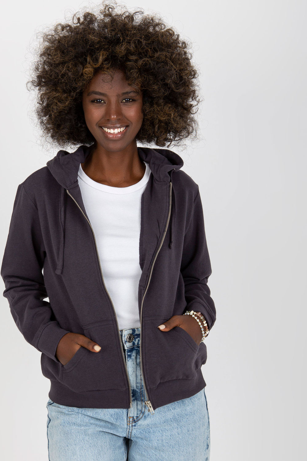 949027 Sweatshirt model 169708 BFG