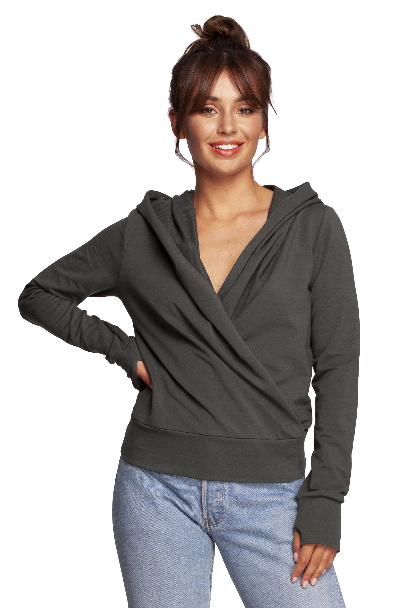 950269 Sweatshirt model 170174 BeWear