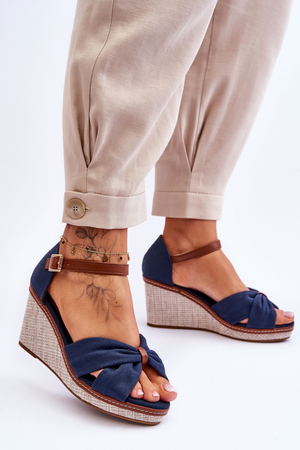 978594 Buskin model 179859 Step in style