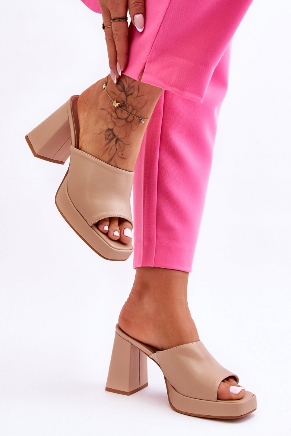 982427 Flip-flops model 181070 Step in style