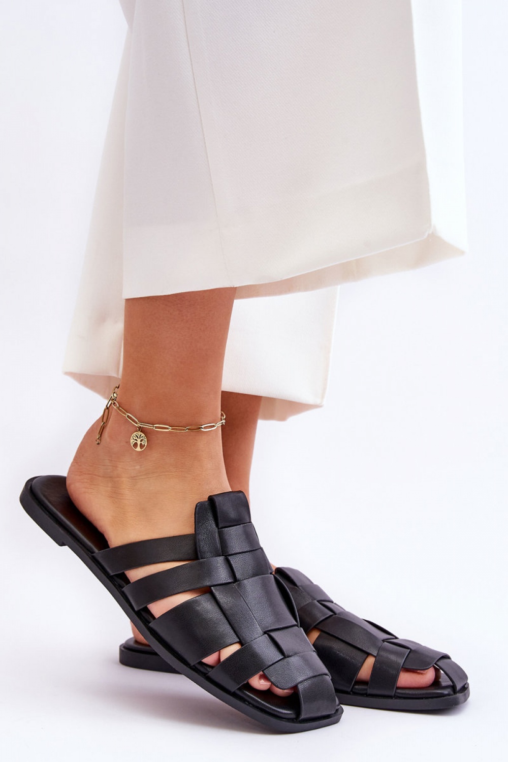 982747 Flip-flops model 181196 Step in style