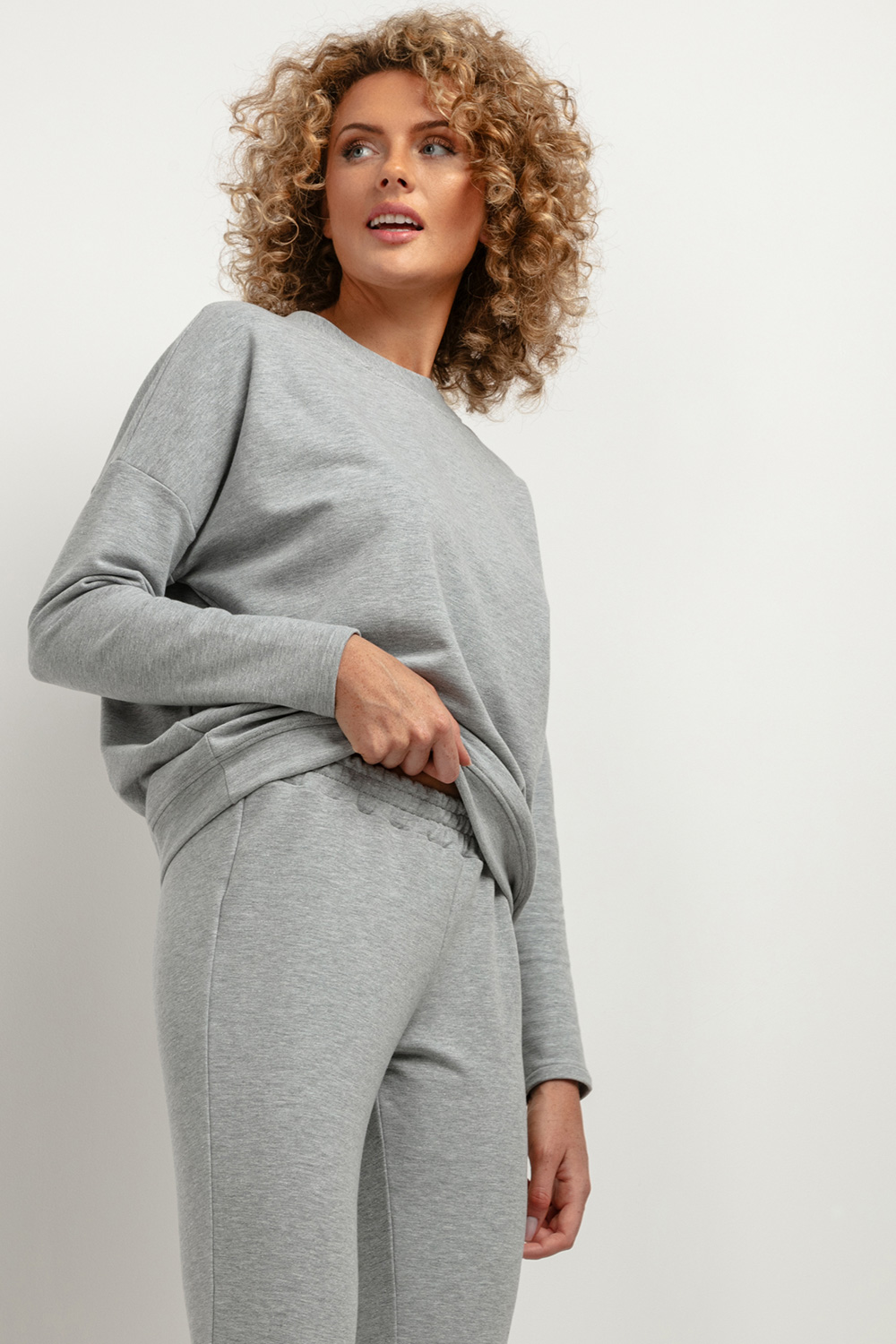 988672 Sweatshirt model 183221 Tessita