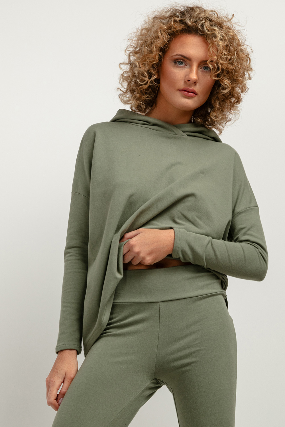 988731 Sweatshirt model 183270 Tessita
