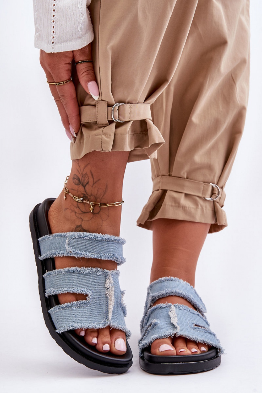 989325 Flip-flops model 183452 Step in style