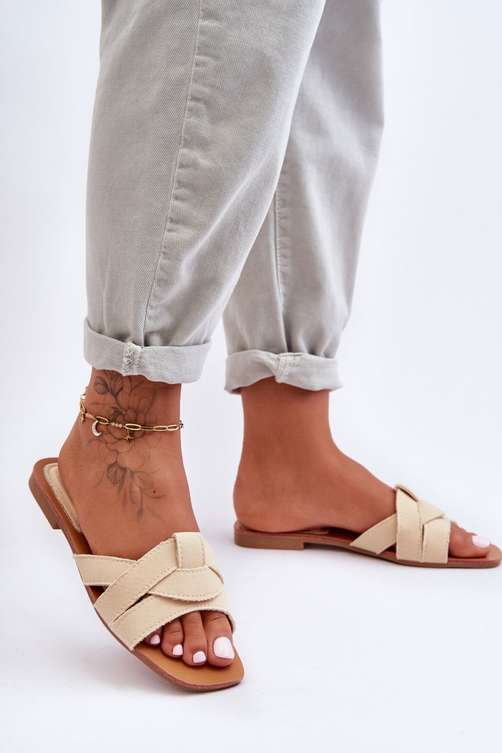 989463 Flip-flops model 183493 Step in style