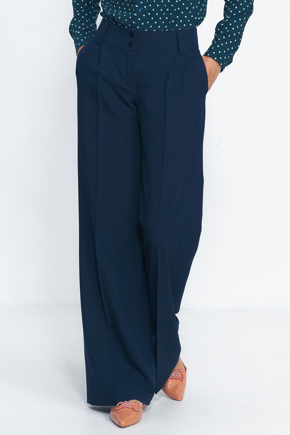 997055 Trousers model 186118 Nife