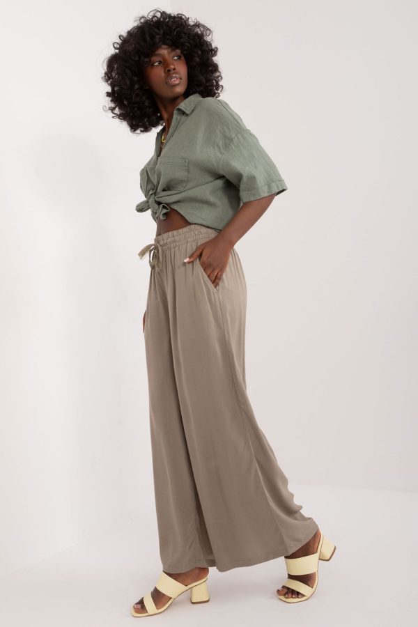 green Women trousers model 197537 Sublevel