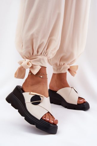 1075998 Buskin model 212347 Step in style