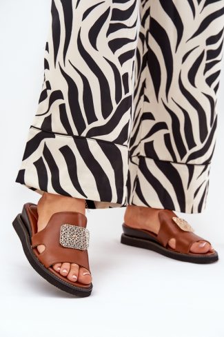 1077555 Buskin model 212888 Step in style