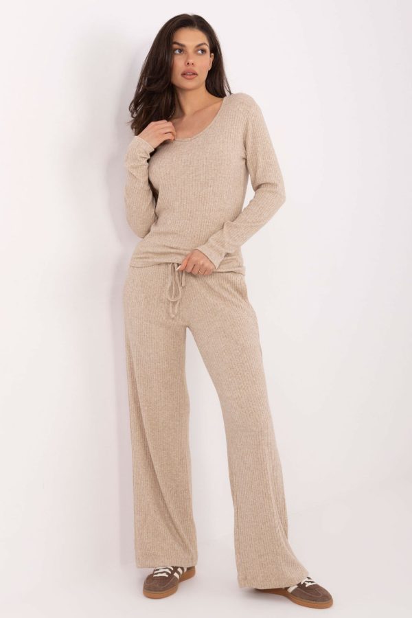 beige Women trousers model 221382 Factory Price