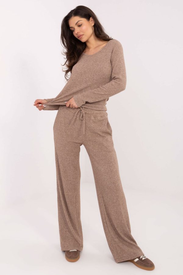 beige Women trousers model 221383 Factory Price
