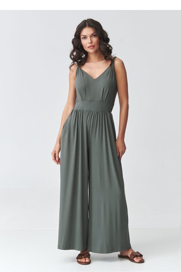 green Suit model 225660 Makadamia