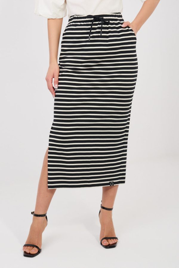 black Skirt model 225719 Sublevel