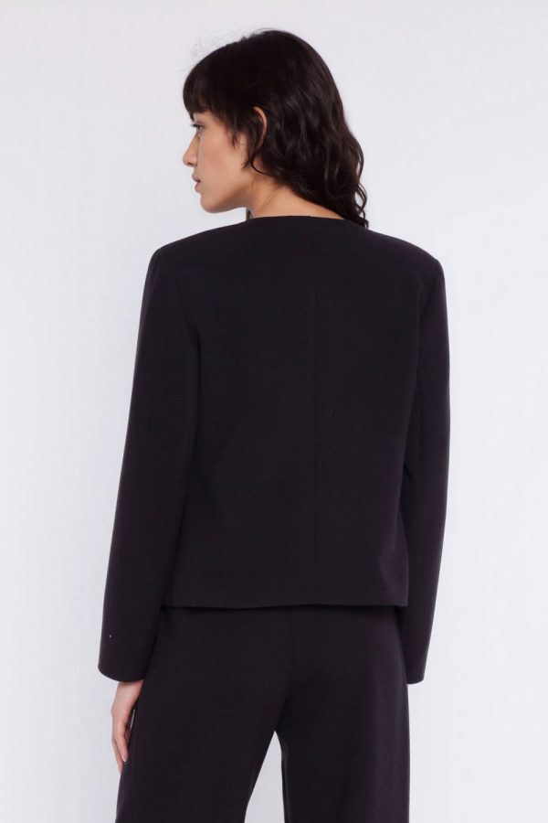 black Jacket model 225821 Nife