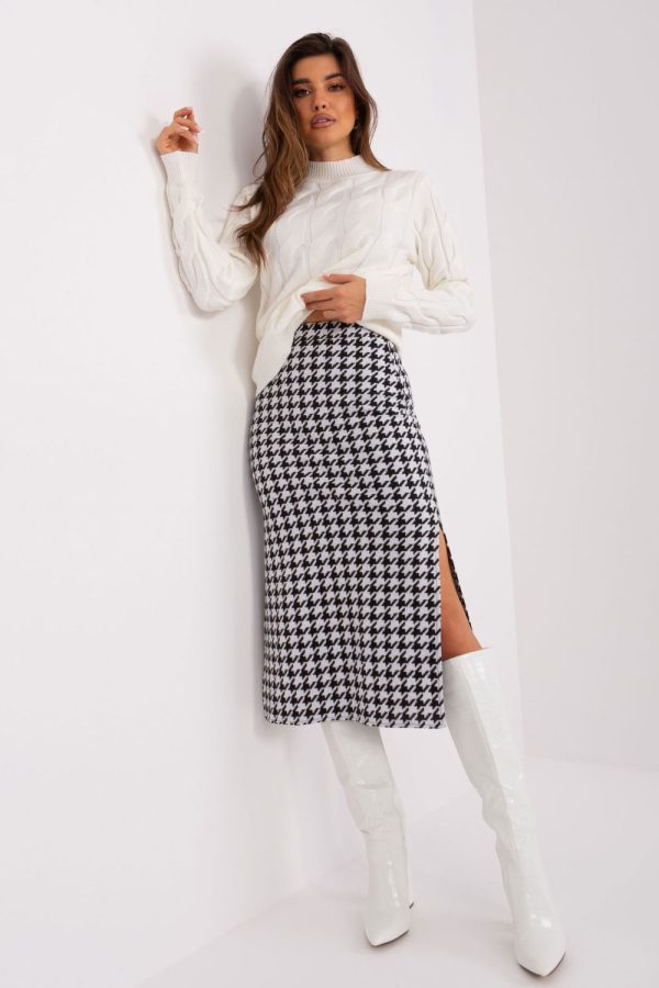 Black Skirt in Skirts with Cotton and Spandex