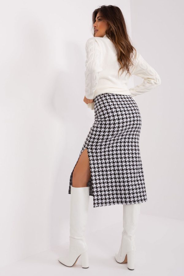 Black Skirt in Skirts with Cotton and Spandex