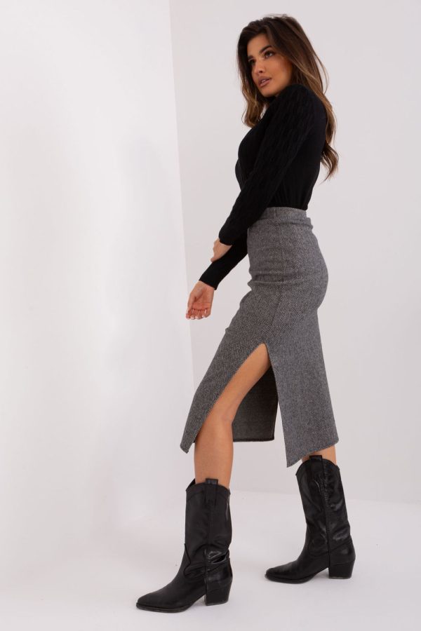 Black Skirt in Skirts with Cotton and Spandex