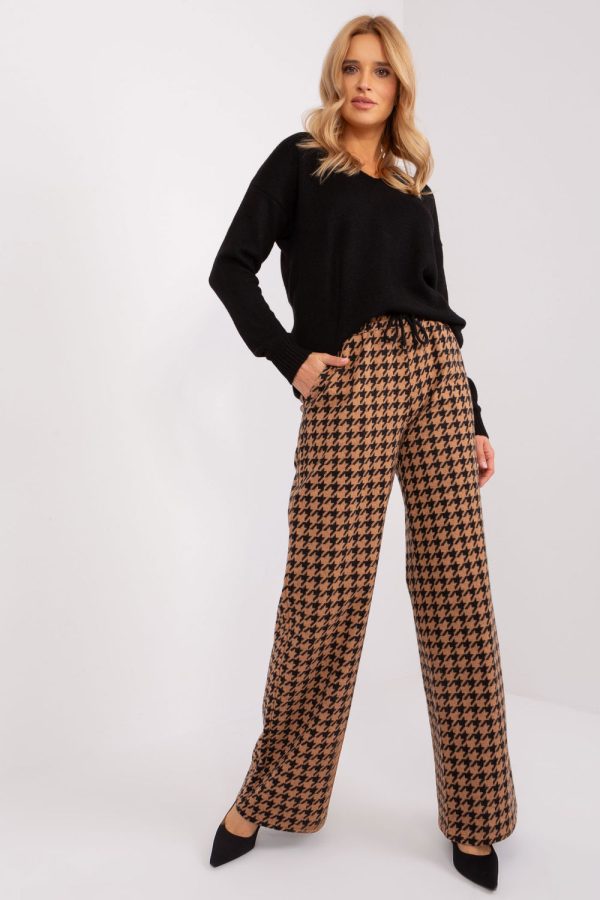 Brown Women Trousers in Pants, Trousers, Shorts with Cotton and Spandex