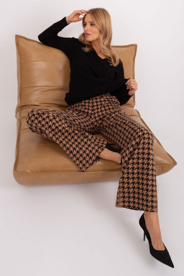 Brown Women Trousers in Pants, Trousers, Shorts with Cotton and Spandex