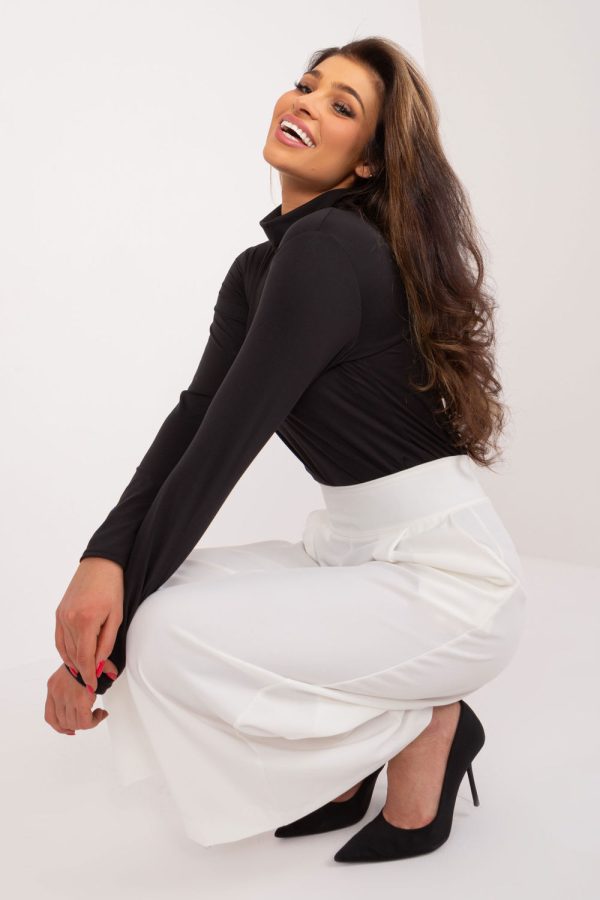 black Blouse model 192527 Lakerta